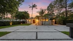 Building Photo - 550 S Shore Dr
