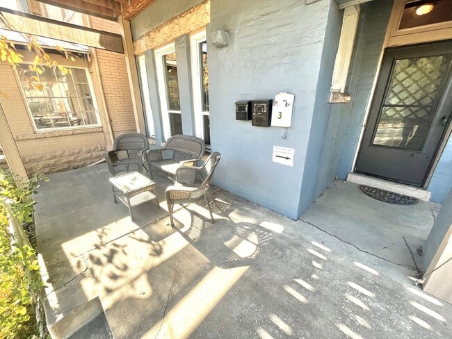 Photo - Charming 2 bed 1 bath W/D in unit, free parking, renovated kitchen, fenced backyard, in a walkabl... Apartment
