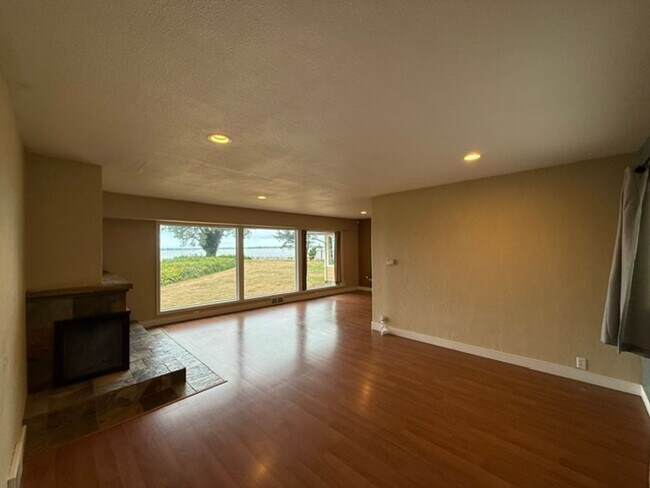 Building Photo - 91251 Cape Arago Hwy