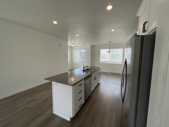 Foto del edificio - 762 W Harvest Glen Rd