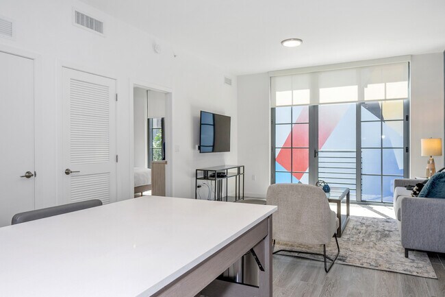 Foto del edificio - 1170 NW 11th St