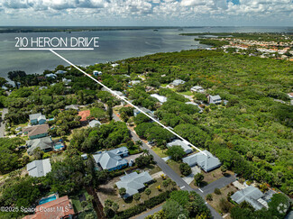 Building Photo - 210 Heron Dr