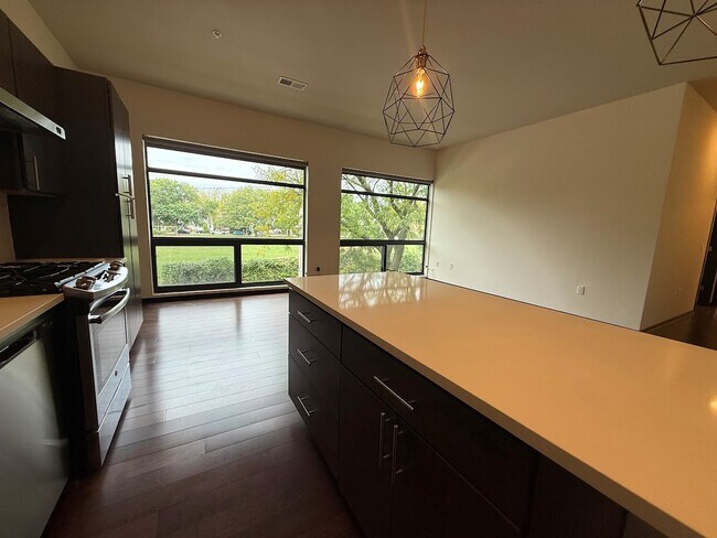 Foto del edificio - 825 E Mifflin St