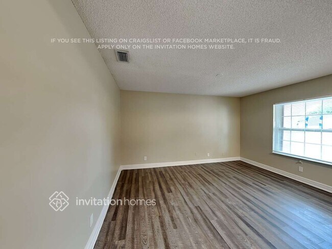 Foto del edificio - 11101 NW 26th St