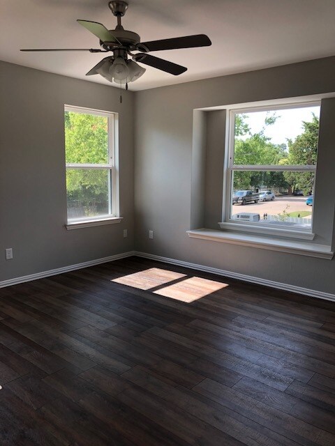 Building Photo - 2021 S Jennings Ave