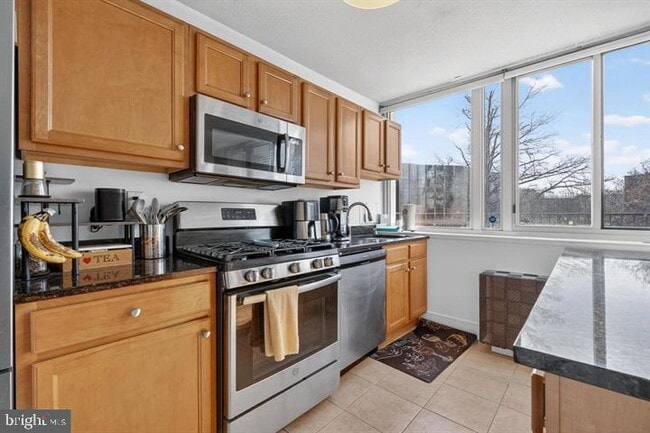 Foto del edificio - 1220 Blair Mill Rd