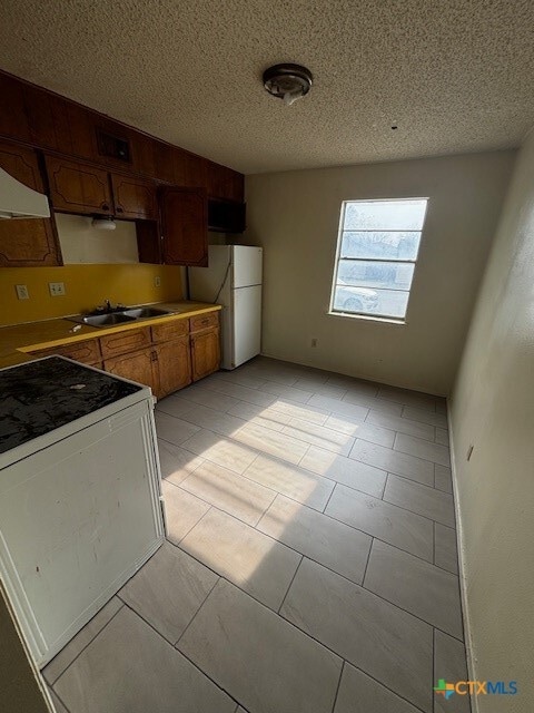 Building Photo - 410 Veterans Ave