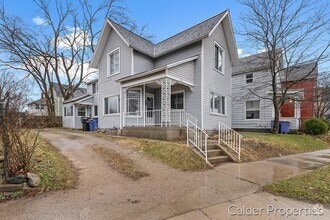 Building Photo - 843 Lake Dr SE