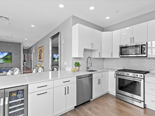 Foto del edificio - 610 Rutherford Ave