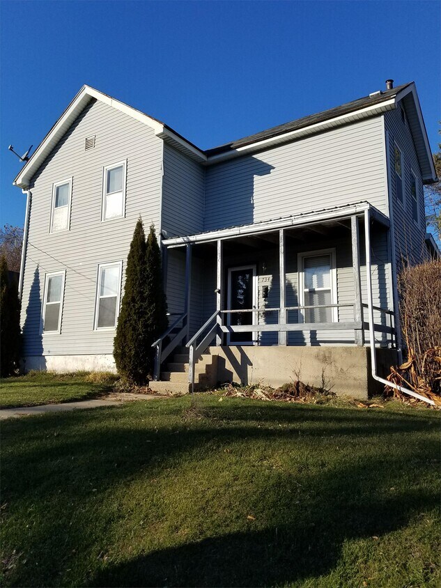 Foto principal - 734 E Shawnee St