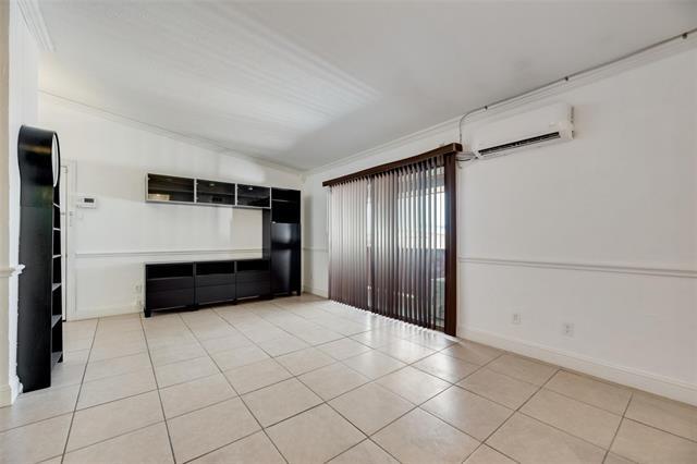 Foto del edificio - 2627 Douglas Ave