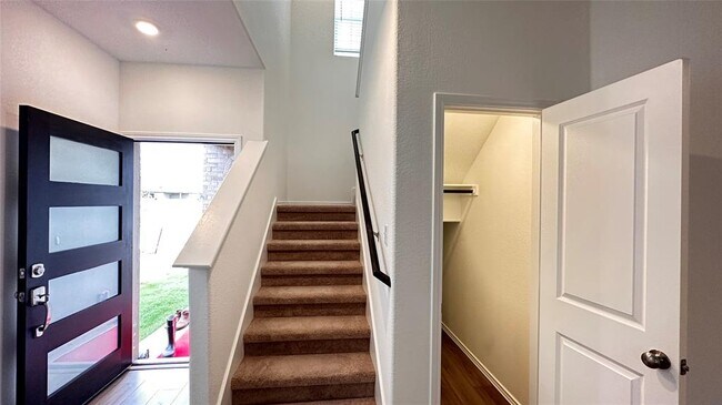 Foto del edificio - 138 Milliner Lp