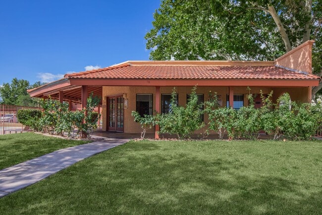 Building Photo - Garden Plaza Apartments