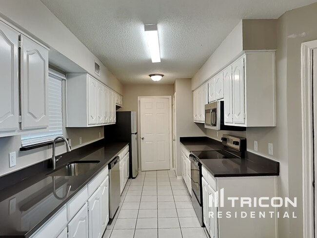 Building Photo - 426 Mara Ln