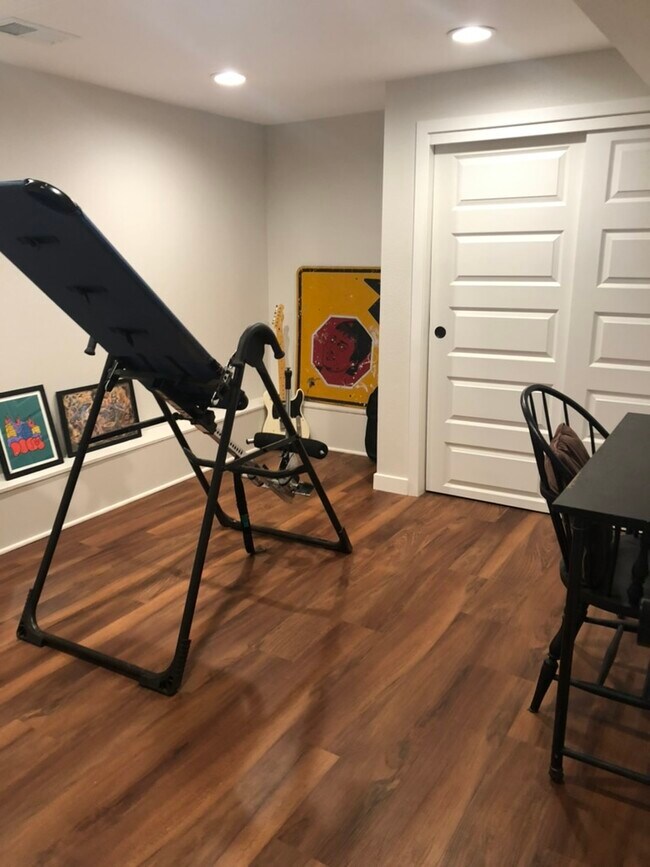2nd private room for office or yoga with more storage - 558 N Pennsylvania St