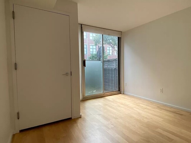 Foto del edificio - Beautiful 1 Bedroom 1 Bathroom  Available