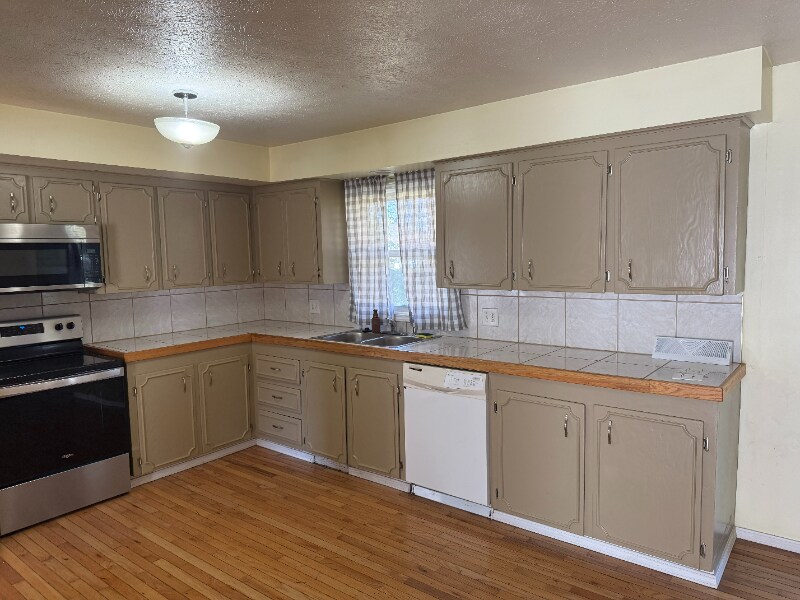 Foto principal - 3017 E Hawkins St