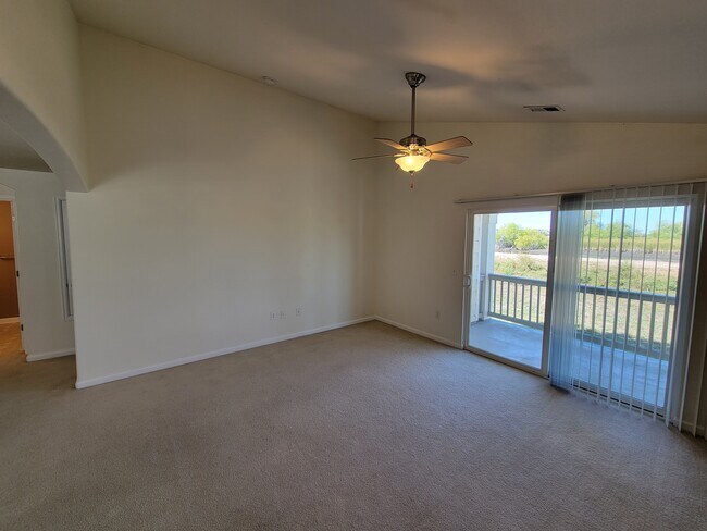 Building Photo - 4675 Hahns Peak Dr