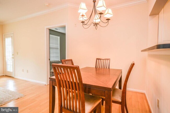 Foto del edificio - 4950 Brenman Park Dr