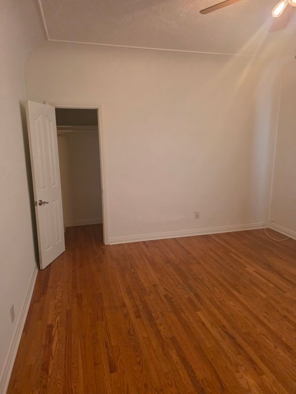 Foto del edificio - 1330 S Ridgeley Dr