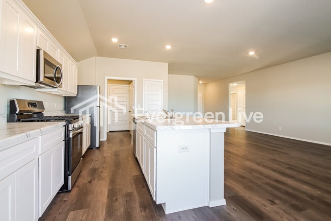 Foto del edificio - 1002 W Lawton Rd