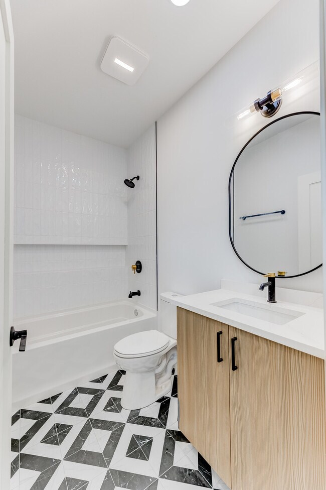 Foto del edificio - 239 W 74th St