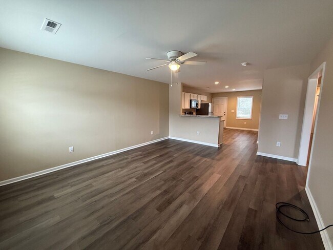 Foto del edificio - Nice 2 Bedroom, 2 bath duplex