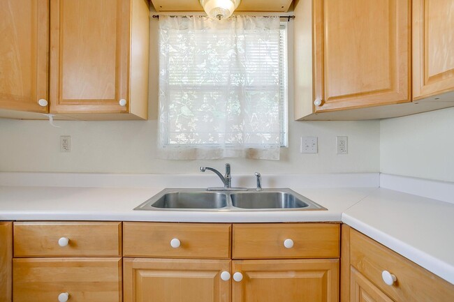 Building Photo - Cozy Back House in Ridglea Hills