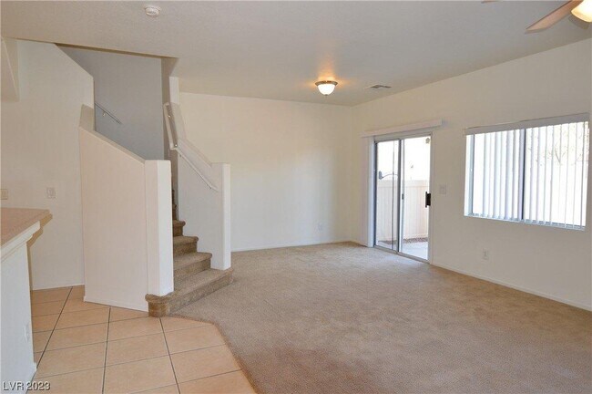 Foto del edificio - 6560 Bucking Horse Ln