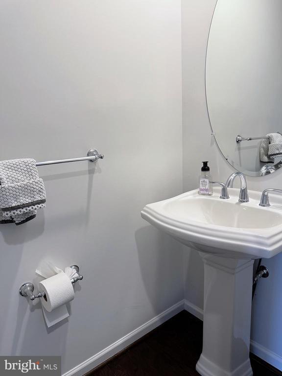 Foto del edificio - 22228 Cabin Branch Ave