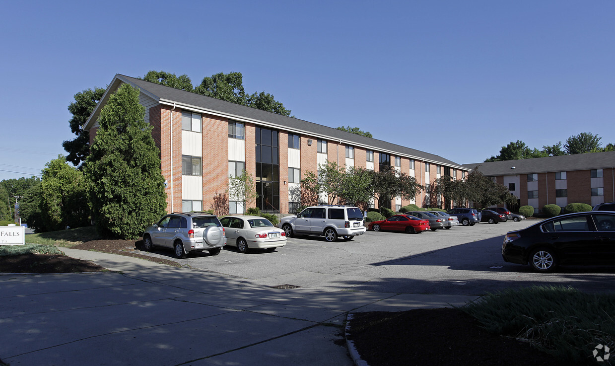 Primary Photo - Mill Falls Apartments