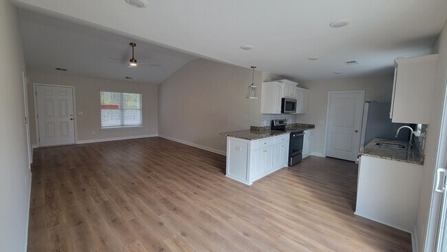 Foto del edificio - 1367 Wildwood Ln