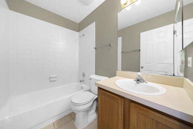 Foto del edificio - Elgin Two Bedroom with Loft and Two Car Garage