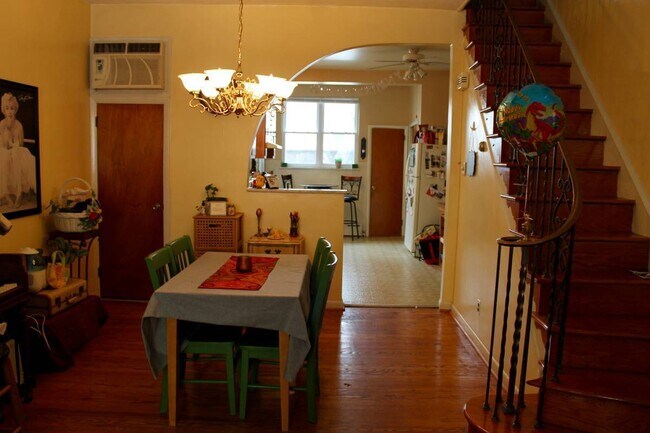 Foto del edificio - Well-maintained Passyunk Square 3 Bedroom ...