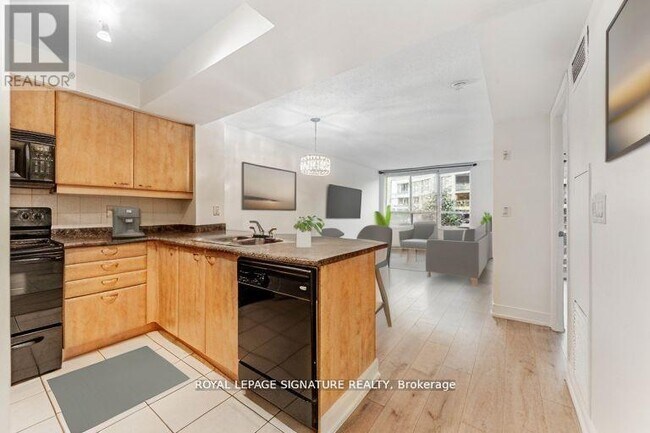 Building Photo - 205 The Donway W