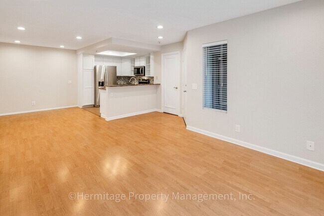Foto del edificio - 1 Bedroom Tustin Condo for Lease - Great L...