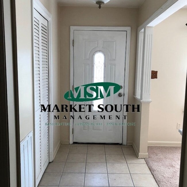 Foto del edificio - ~~Convenient location on Savannah's Souths...