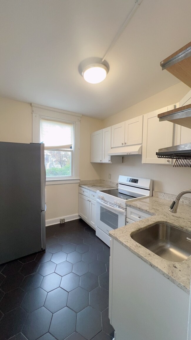 Photo - 2307 Windsor Ave Townhome