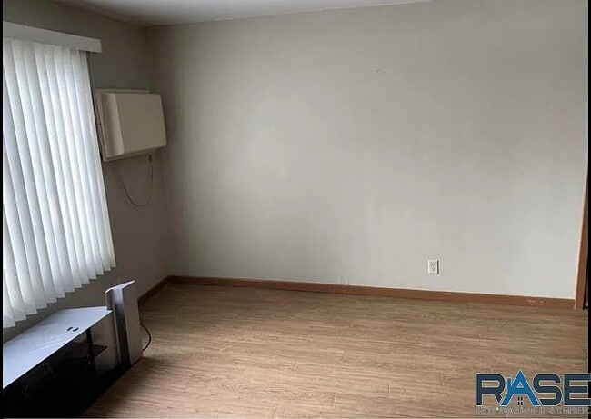 Foto del edificio - 1114 S Blaine Ave