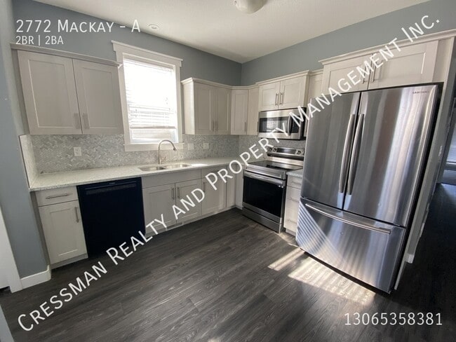Building Photo - 2 bedroom 2 Bath Main floor unit in Regina SK.