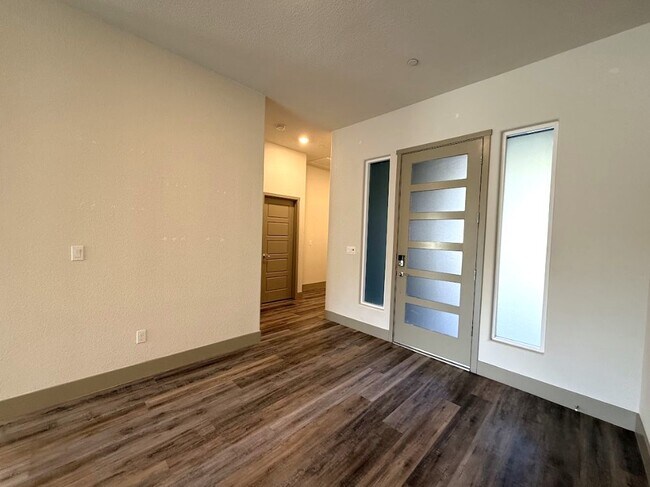 Building Photo - 2358 Pacheco Dr