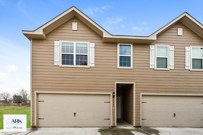 Building Photo - 556 Solomon Ln
