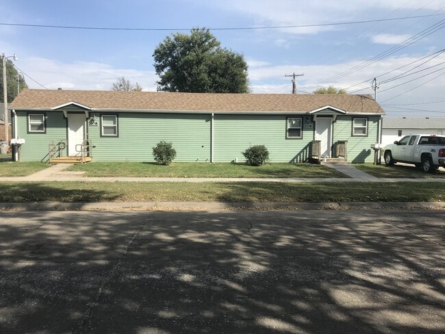 Duplex - 106 N Pine St