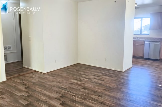 Building Photo - Beautifully charming 2-bedrooms, 1-bath downstairs apartment in Prescott!