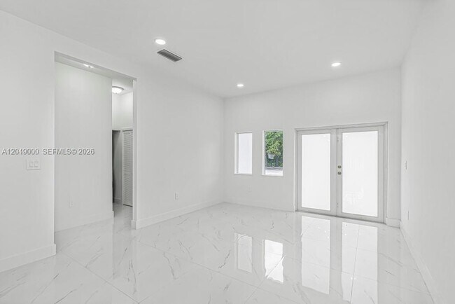 Foto del edificio - 2419 NW 97th St