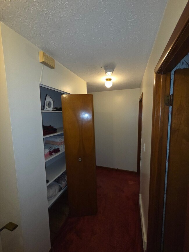 Foto del edificio - 27701 Mills Ave