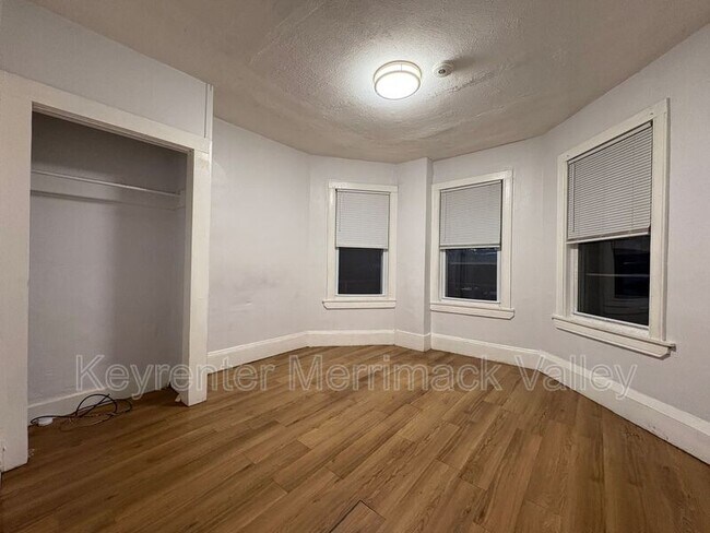 Foto del edificio - 58-60 Temple St 1st Fl
