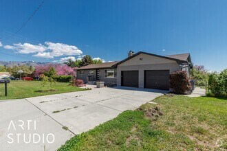 Building Photo - 983 Westwood Dr