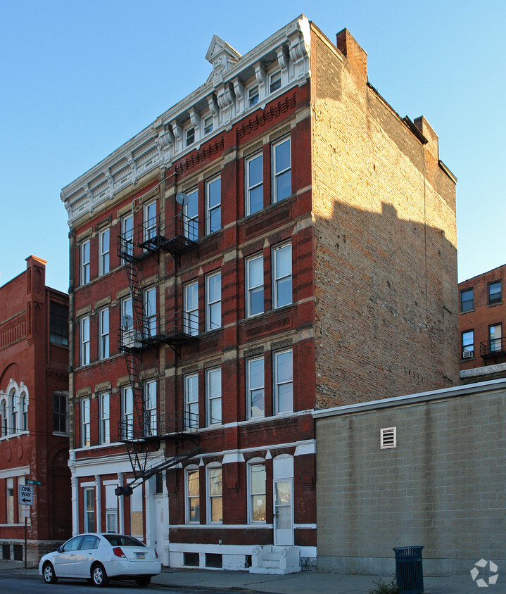 1906-1908 Elm St, Cincinnati, OH 45202 - Apartments in Cincinnati, OH ...