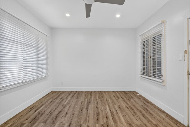 Foto del edificio - 405 W 3rd St